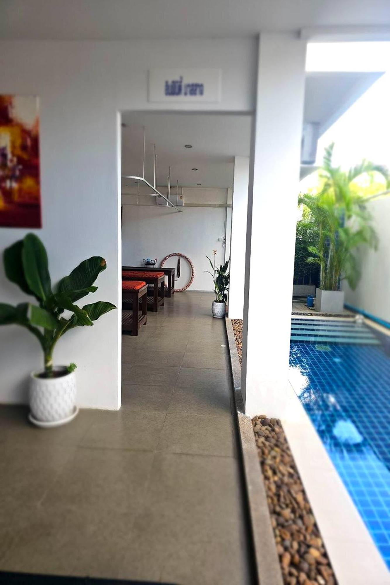 One World One Home Naiharn Hotel Rawai Esterno foto